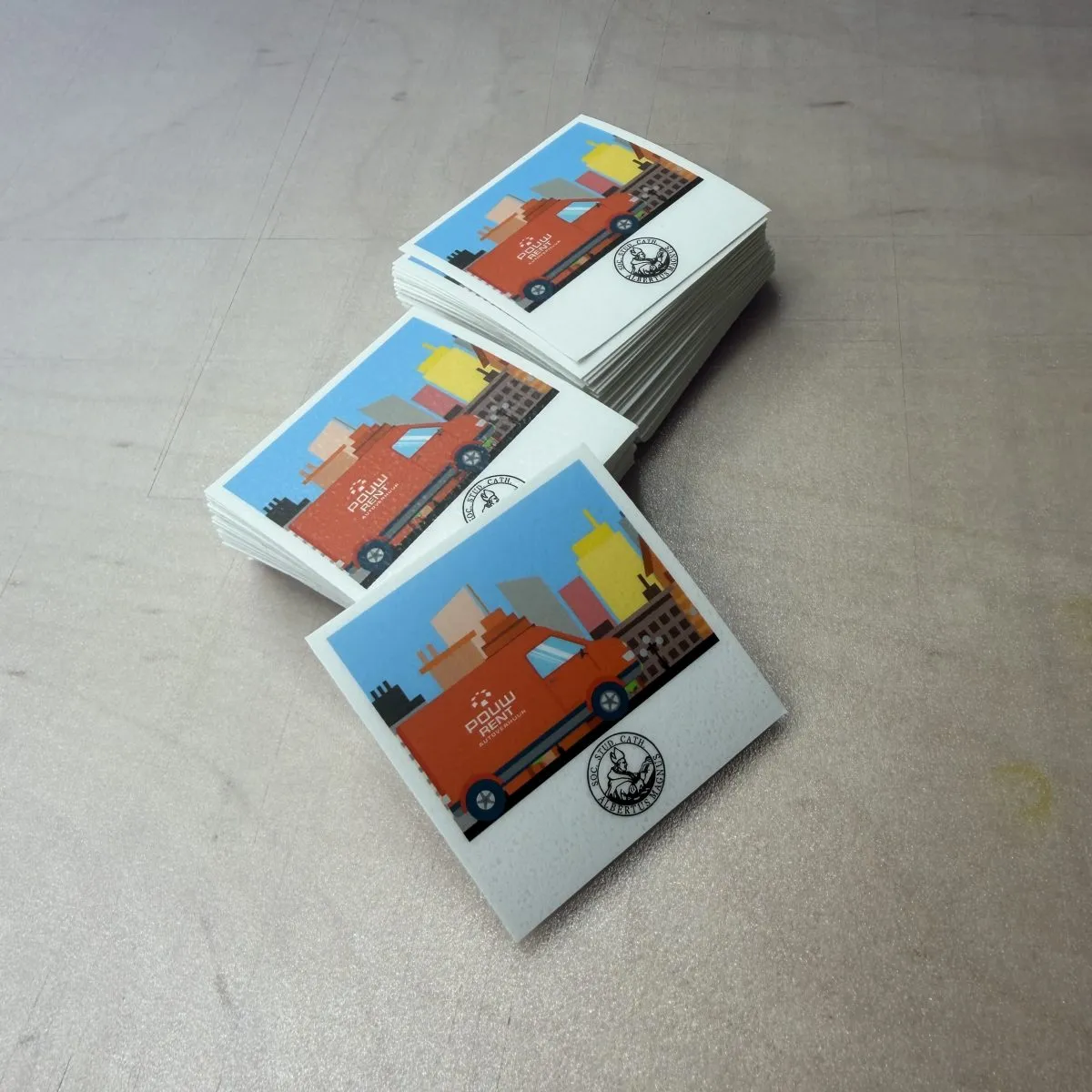 Losse vierkante bedrijfsstickers op premium vinyl